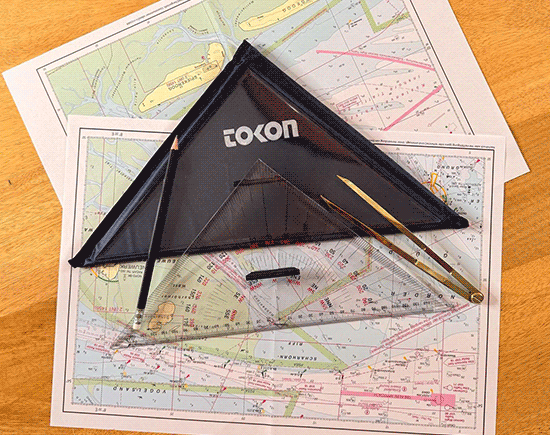 Tokon Yachtschule - Navigationsdreieck mit Karten